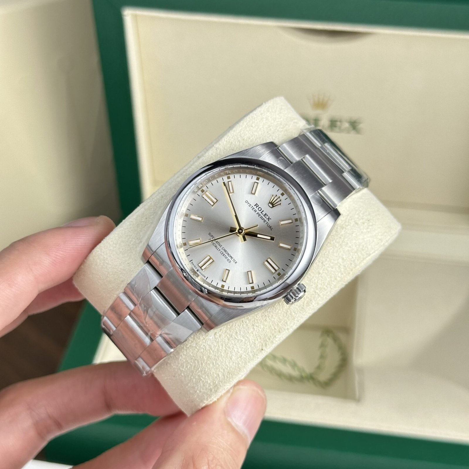 1750588114-54-1.jpg Rolex Oyster Perpetual 126000 904L Steel Silver Dial 36mm Oyster Super Clone - 图片 1