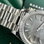 Rolex Day-Date 316L Steel Dark MOP Dial CZ Diamonds 40mm AAA Replica - 图片 5