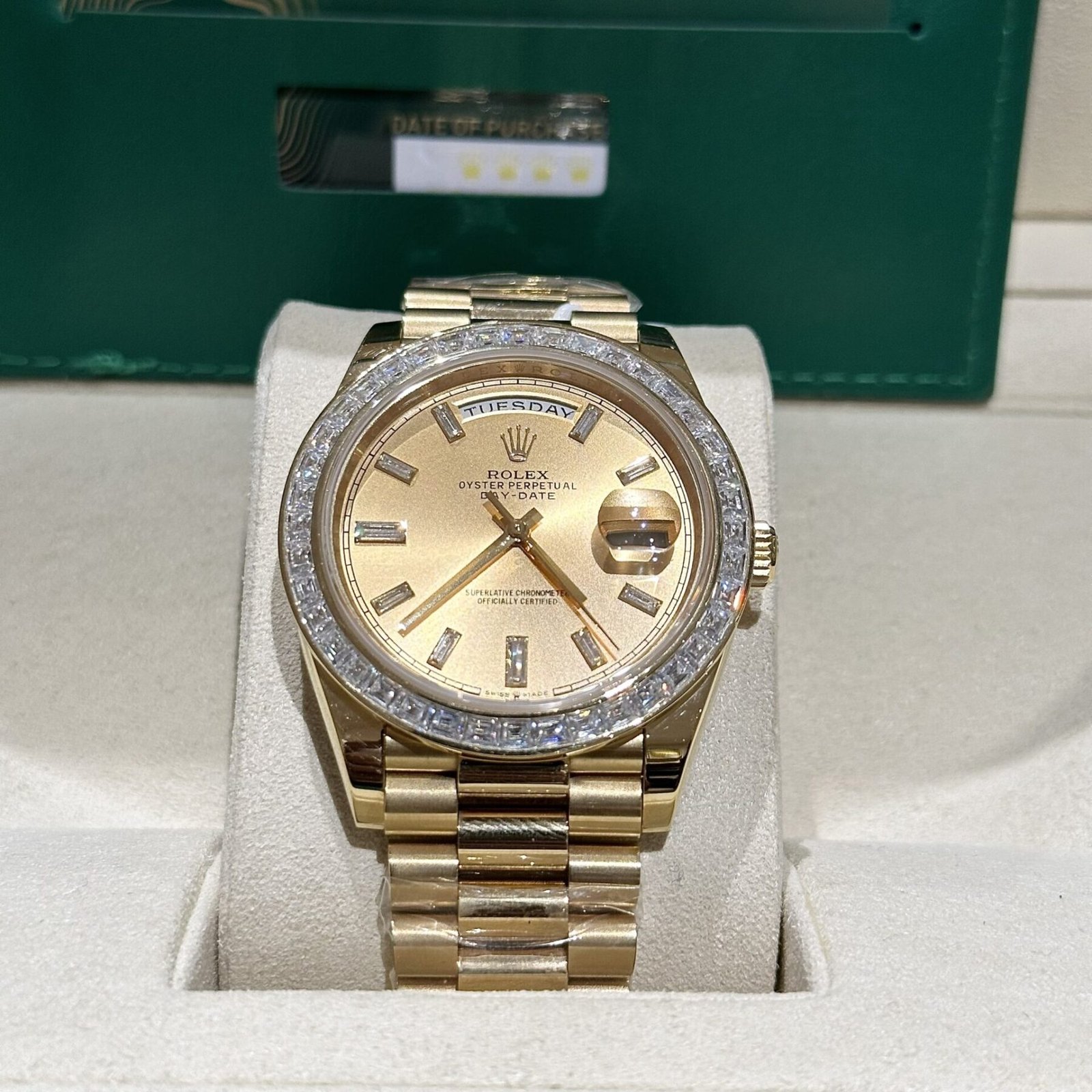 1750588634-251-2.jpg Rolex Day-Date YG Plated Champagne Dial Baguette Diamond 40mm Super Clone - 图片 1