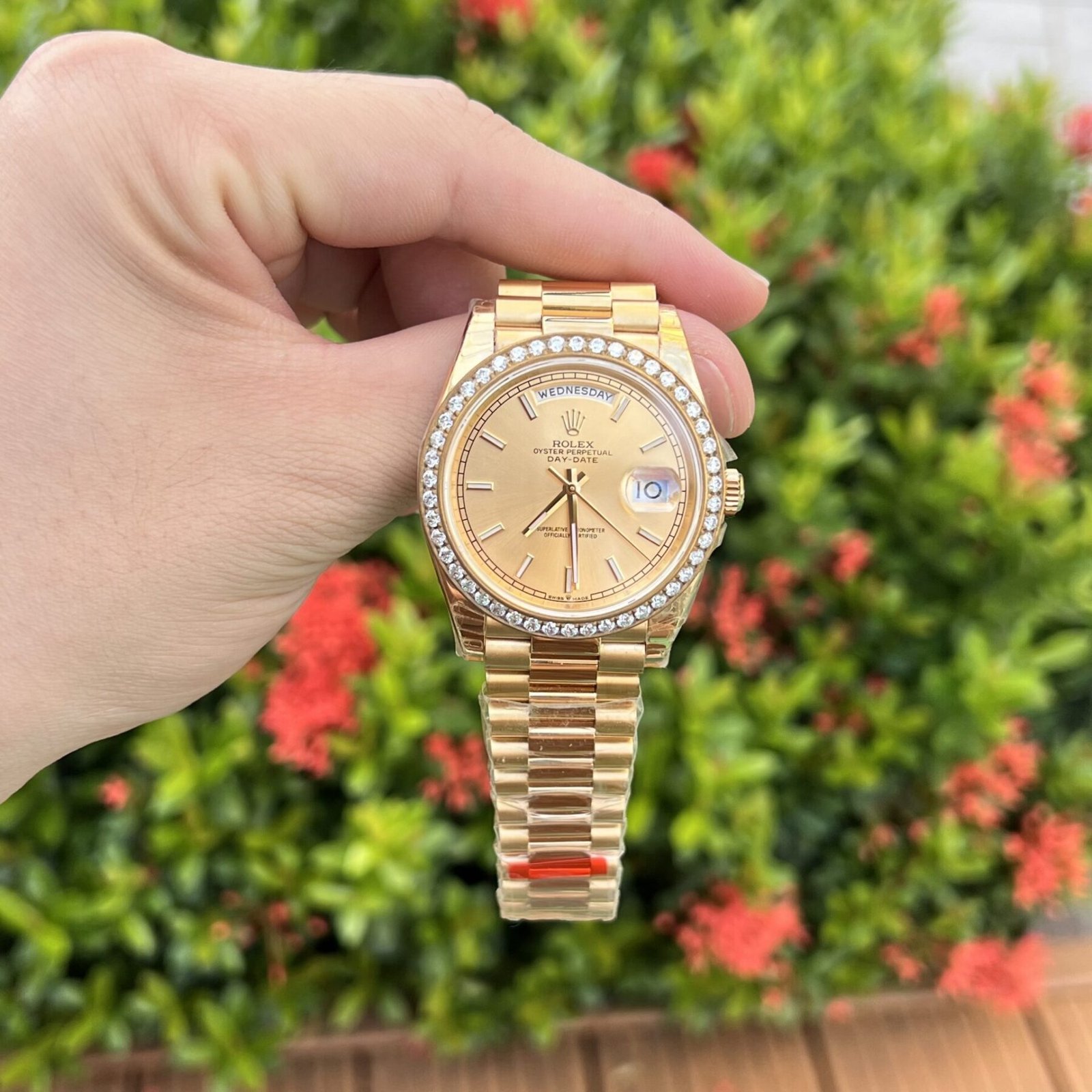 1750588865-344.jpg Rolex Day-Date YG Plated Champagne Dial CZ Diamonds 40mm AAA Replica - 图片 1