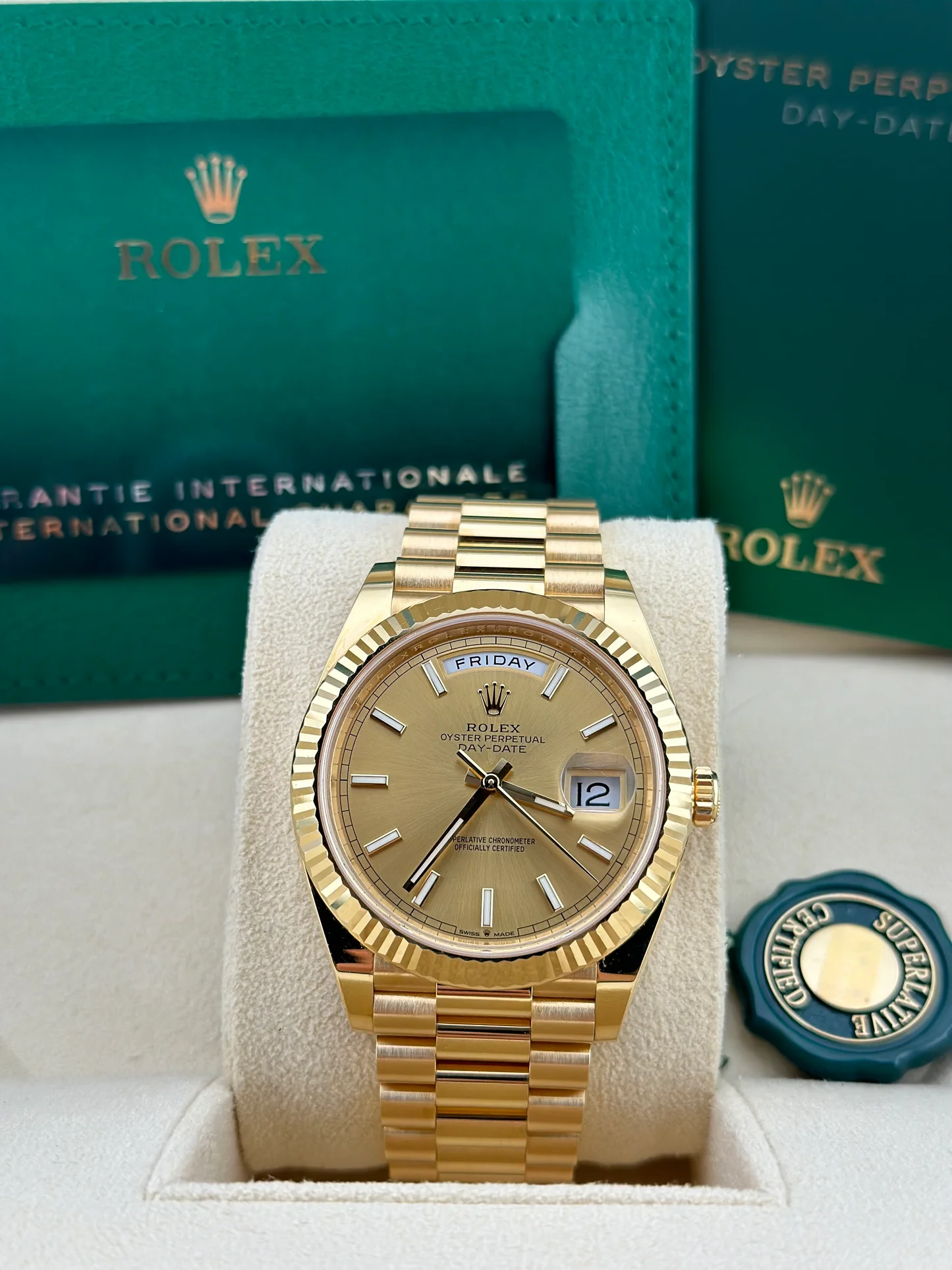Replica-Rolex-Day-Date-228238-1.webp Rolex Day-Date 228238 YG Plated Champagne Dial 40mm Replica - 图片 1